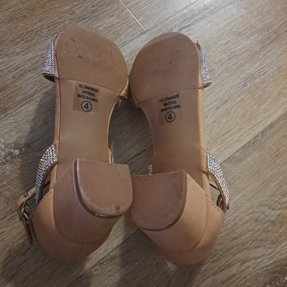 Soda ankle strap